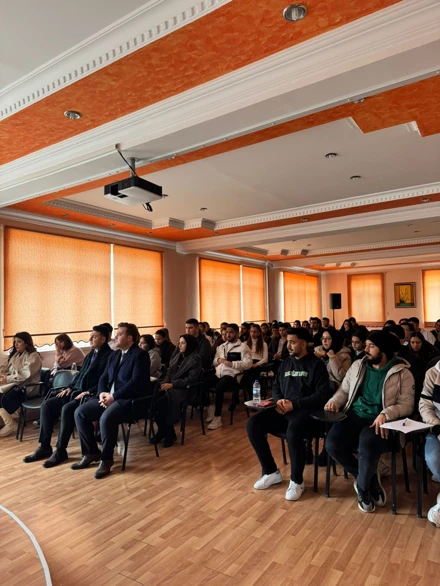 İlçemiz Kaymakamı Sayın Ramazan Cihangir okulumuz öğrencileri ile söyleşi gerçekleştirdi.